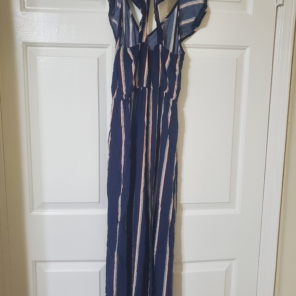 V-Neck jumpsuit with vintage necklace Size XS - Picture 5 of 11